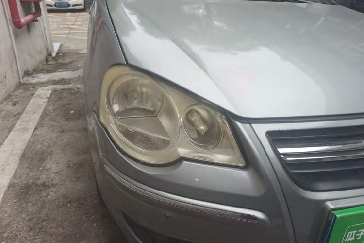 Used Volkswagen Polo 2009 Jingqu 1.6L Manual Elegant Edition Right Front Headlight