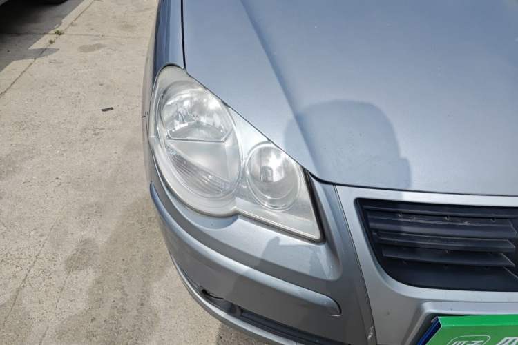Used Volkswagen Polo 2009 Jingqu 1.4L Manual - Elegant Edition Right Front Headlight