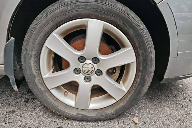 Used Volkswagen Polo 2009 Jingqu 1.4L Manual Elegant Edition Right Front Wheel Hub