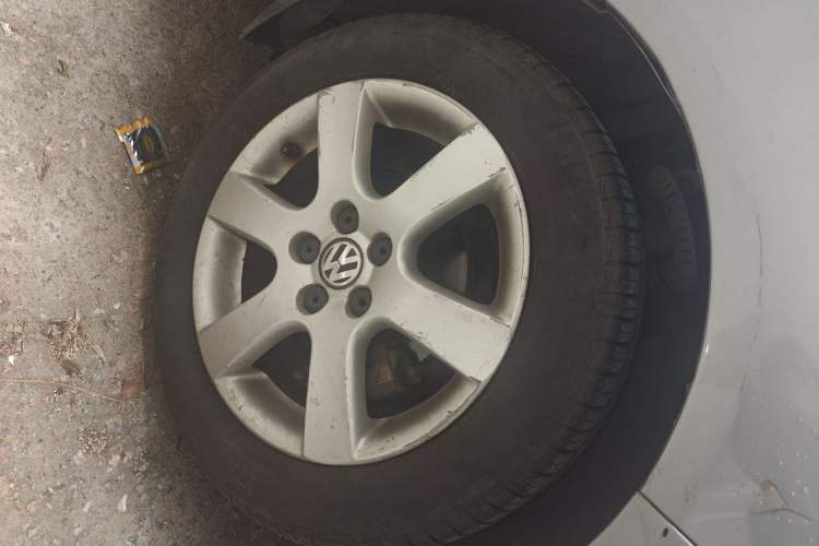 Used Volkswagen Polo 2009 Jingqu 1.6L Manual Elegant Edition Right Front Wheel Hub