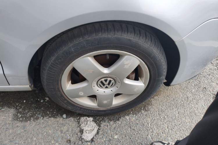 Used Volkswagen Polo 2009 Sporty 1.6L Automatic Model Right Front Wheel Hub