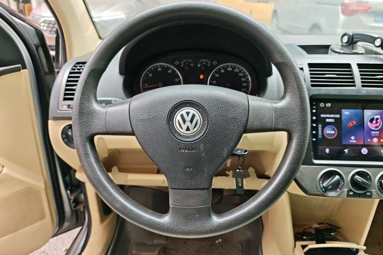 Used Volkswagen Polo 2009 Jingqu 1.4L Manual Elegant Edition Steering Wheel