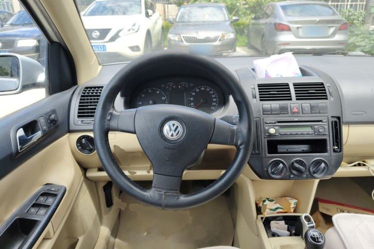 Used Volkswagen Polo 2009 Kica 1.4L Manual Fashion Edition Steering Wheel