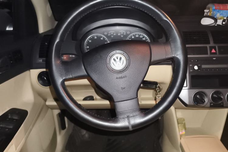 Used Volkswagen Polo 2009 Jingqu 1.4L Manual - Elegant Edition Steering Wheel