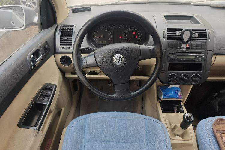 Used Volkswagen Polo 2009 Kica 1.4L Manual Fashion Edition Steering Wheel