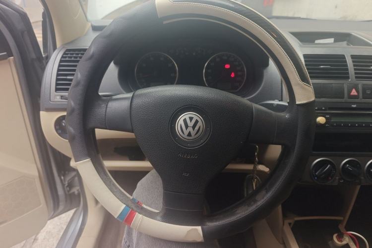 Used Volkswagen Polo 2009 Jingqu 1.6L Manual Elegant Edition Steering Wheel