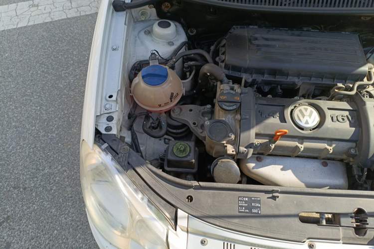 Used Volkswagen Polo 2009 Jingqu 1.4L Manual Elegant Edition Engine Bay Right