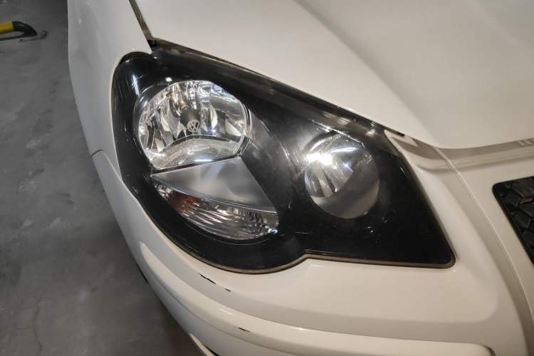 Used Volkswagen Polo 2009 Sporty 1.6L Automatic Model Right Front Headlight