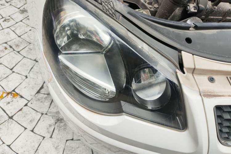 Used Volkswagen Polo 2009 Sporty 1.6L Automatic Model Right Front Headlight
