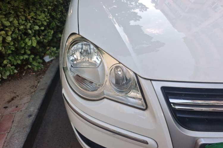 Used Volkswagen Polo 2009 Jingqu 1.4L Automatic Elegant Edition Right Front Headlight