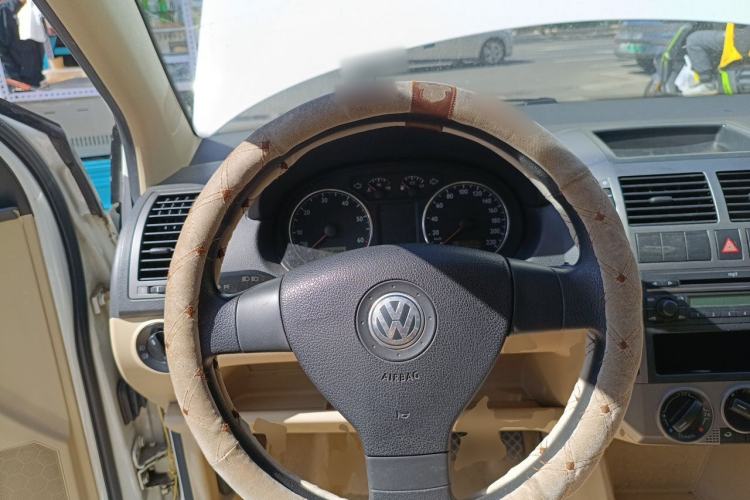 Used Volkswagen Polo 2009 Jingqu 1.4L Manual Elegant Edition Steering Wheel