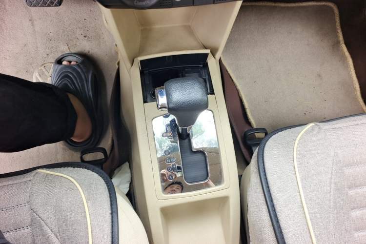 Used Volkswagen Polo 2009 Jingqing 1.4L Automatic Shushang Edition Gear Lever