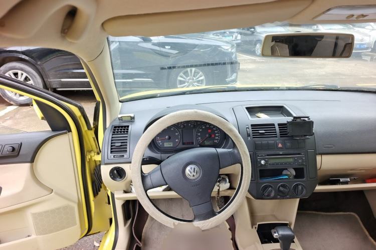 Used Volkswagen Polo 2009 Jingqing 1.4L Automatic Shushang Edition Steering Wheel