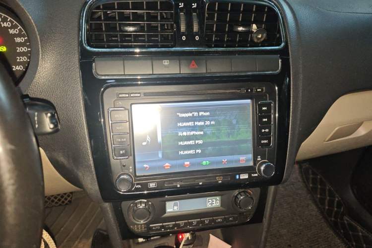Used Volkswagen Polo 2011 1.4L Automatic ZhiCool Edition Audio And AC Panel