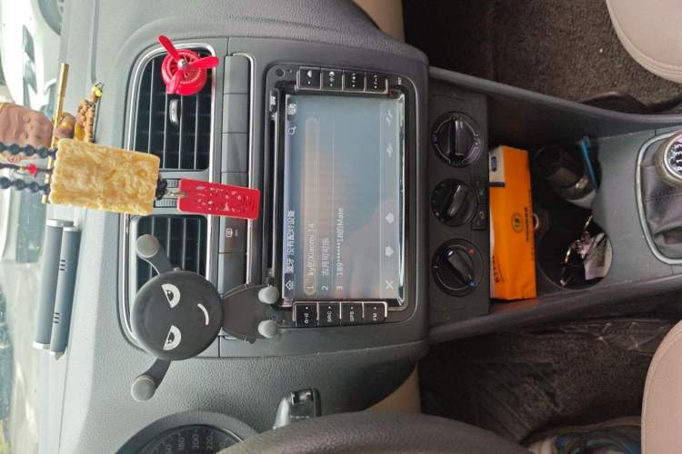 Used Volkswagen Polo 2011 1.4L Manual ZhiShang Edition Audio And AC Panel
