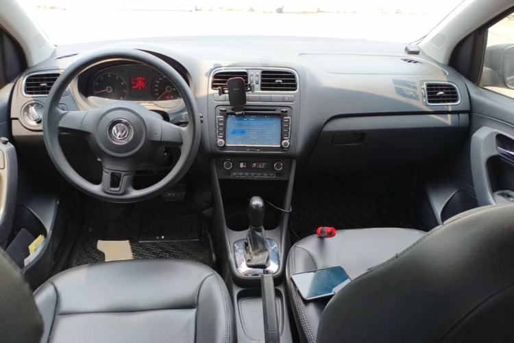 Used Volkswagen Polo 2011 1.4L Automatic ZhiShang Version Center Console
