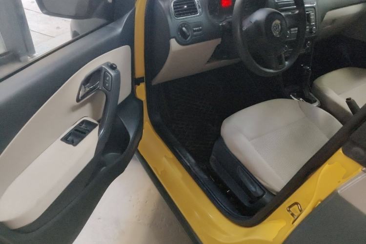 Used Volkswagen Polo 2011 1.4L Automatic ZhiShang Version Driver Seat