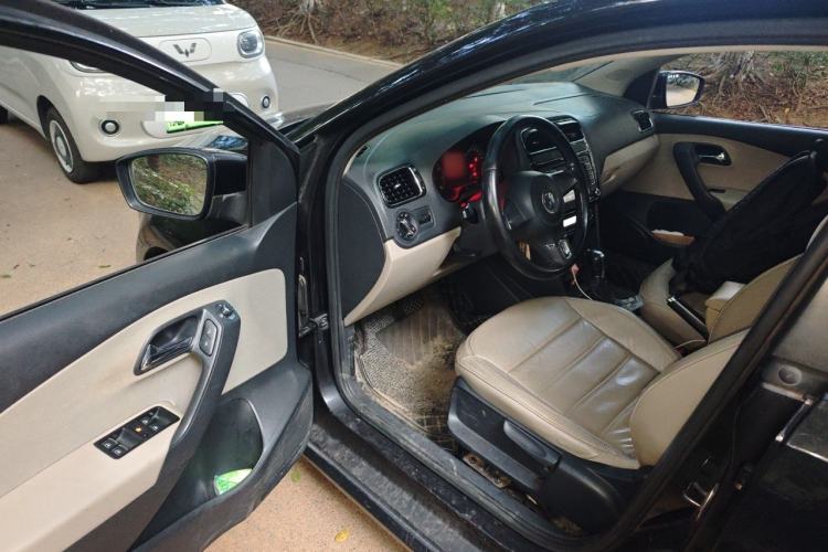Used Volkswagen Polo 2011 1.4L Automatic ZhiCool Edition Driver Seat