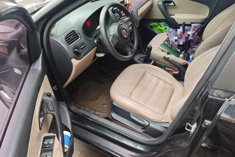 Used Volkswagen Polo 2011 1.4L Manual ZhiShang Edition Driver Seat