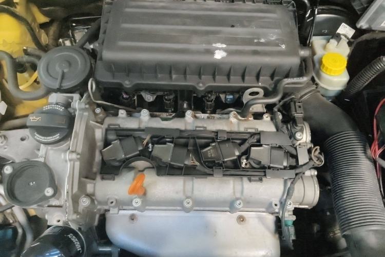 Used Volkswagen Polo 2011 1.4L Automatic ZhiShang Version Engine Bay