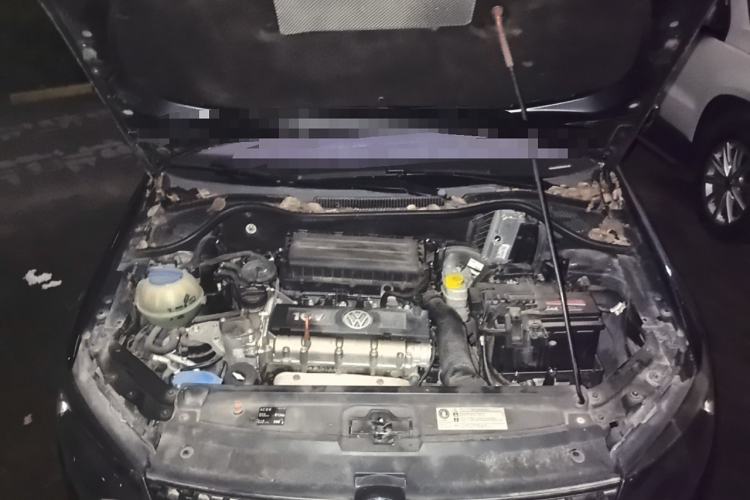 Used Volkswagen Polo 2011 1.6L Automatic ZhiKu Edition Engine Bay