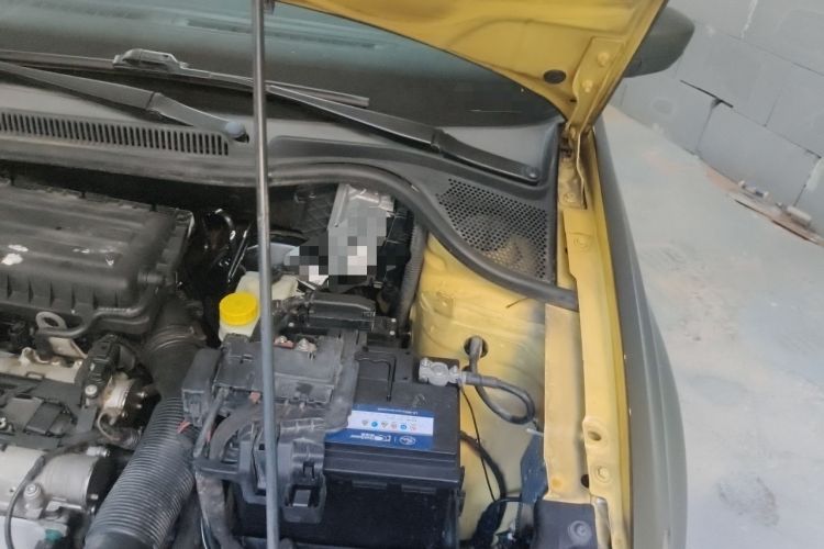 Used Volkswagen Polo 2011 1.4L Automatic ZhiShang Version Engine Bay Left