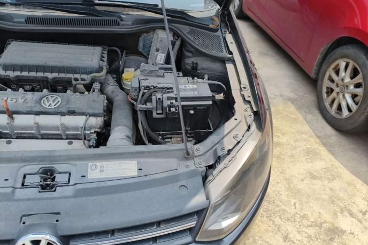Used Volkswagen Polo 2011 1.4L Automatic ZhiShang Version Engine Bay Left