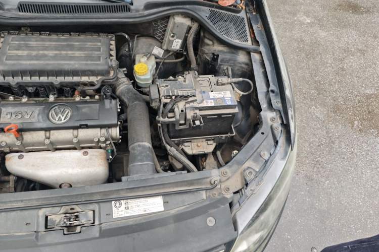 Used Volkswagen Polo 2011 1.4L Manual ZhiShang Edition Engine Bay Left