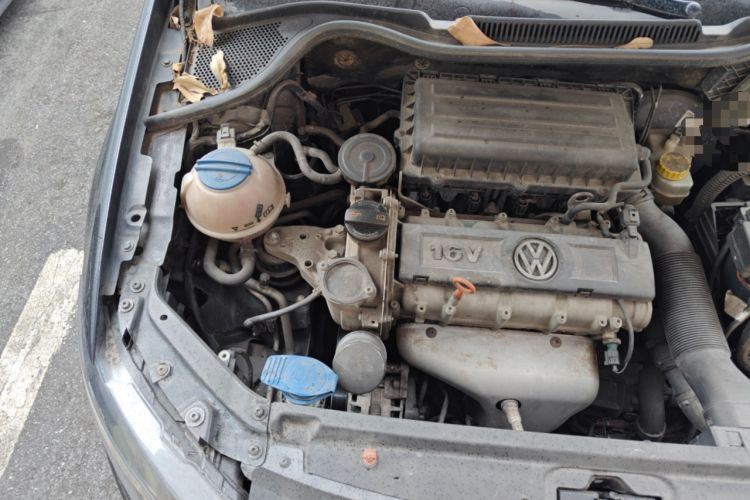 Used Volkswagen Polo 2011 1.6L Automatic ZhiShang Version Engine Bay Right
