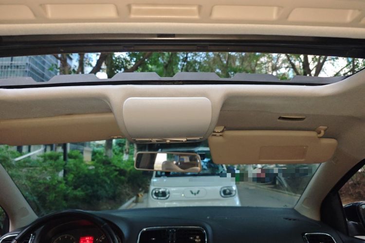 Used Volkswagen Polo 2011 1.4L Automatic ZhiCool Edition Headliner