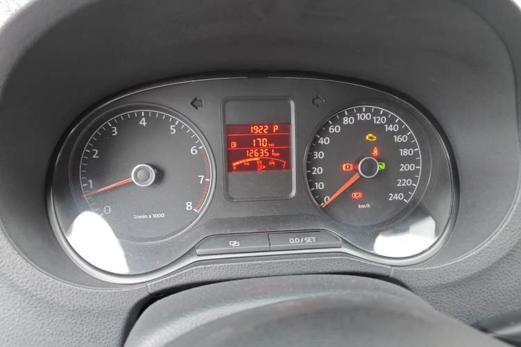 Used Volkswagen Polo 2011 1.6L Automatic ZhiShang Version Instrument Cluster
