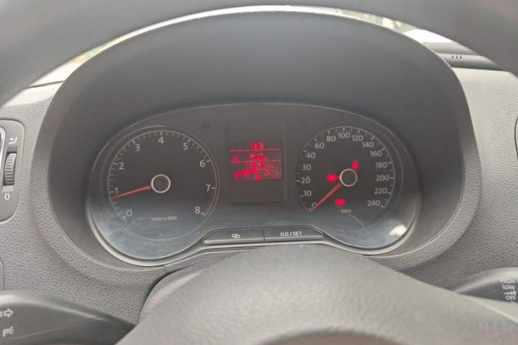 Used Volkswagen Polo 2011 1.4L Manual ZhiShang Edition Instrument Cluster