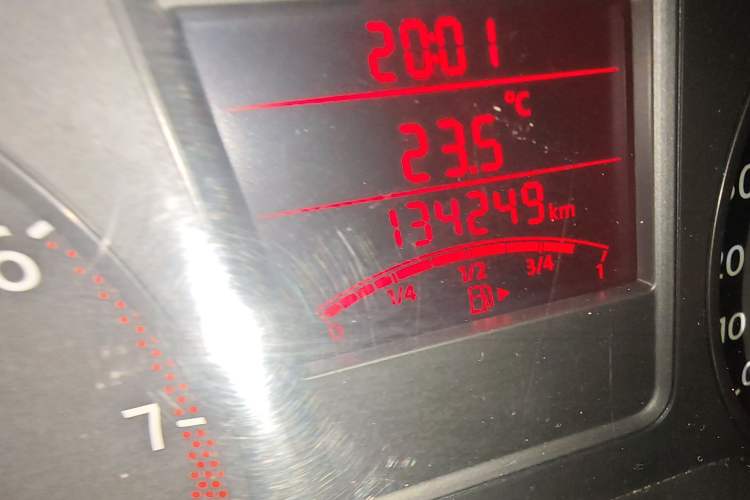 Used Volkswagen Polo 2011 1.4L Manual ZhiLe Edition Odometer Close Up