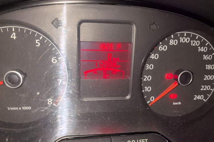 Used Volkswagen Polo 2011 1.6L Automatic ZhiKu Edition Odometer Close Up