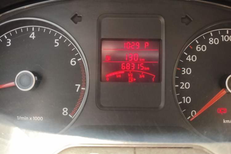 Used Volkswagen Polo 2011 1.4L Automatic ZhiShang Version Odometer Close Up
