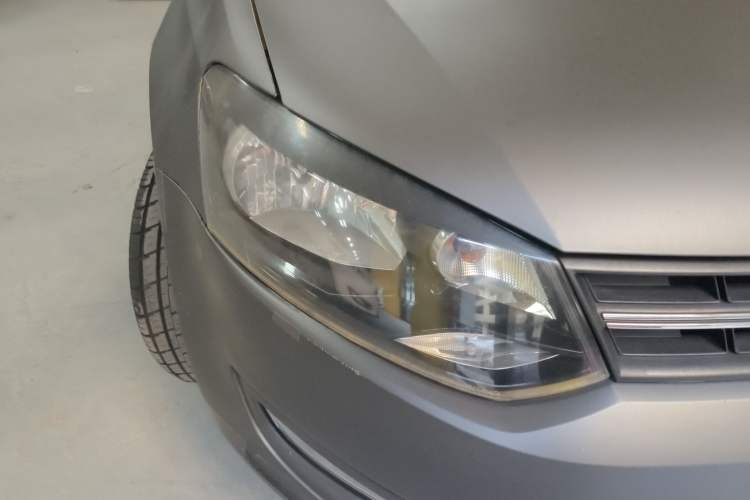 Used Volkswagen Polo 2011 1.4L Automatic ZhiShang Version Right Front Headlight