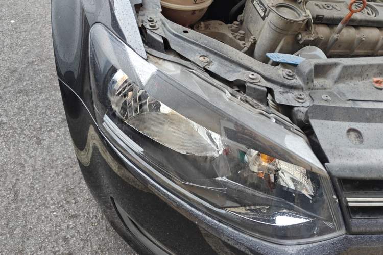 Used Volkswagen Polo 2011 1.6L Automatic ZhiShang Version Right Front Headlight