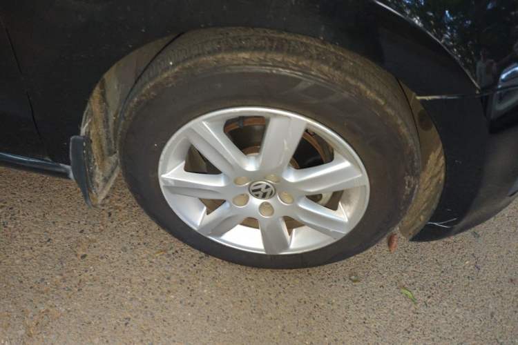 Used Volkswagen Polo 2011 1.4L Automatic ZhiCool Edition Right Front Wheel Hub