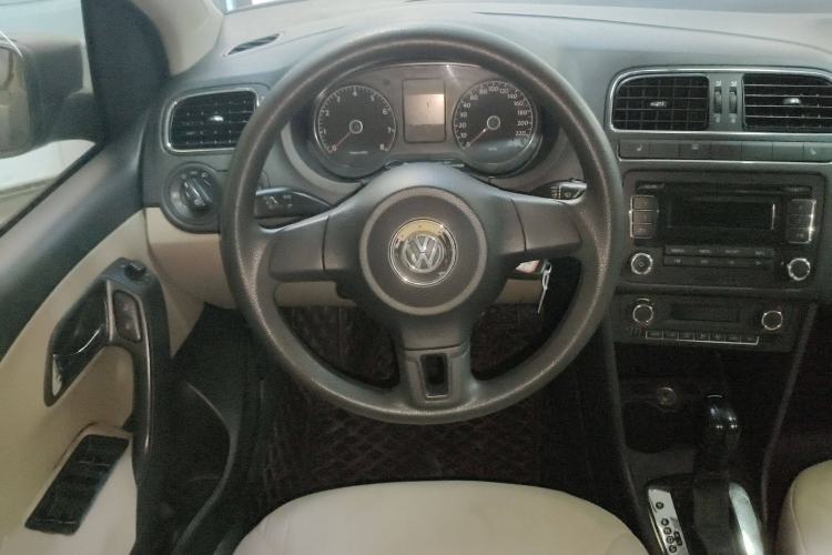 Used Volkswagen Polo 2011 1.4L Automatic ZhiShang Version Steering Wheel