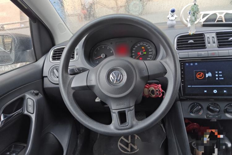 Used Volkswagen Polo 2011 1.6L Automatic ZhiShang Version Steering Wheel