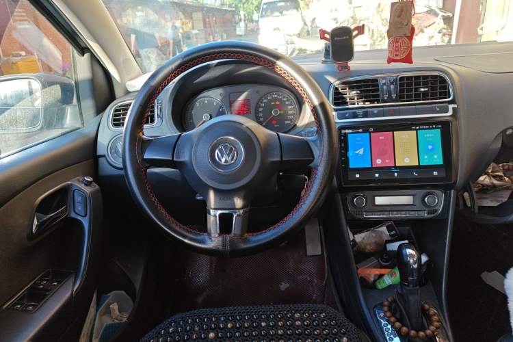 Used Volkswagen Polo 2011 1.6L Automatic ZhiKu Edition Steering Wheel