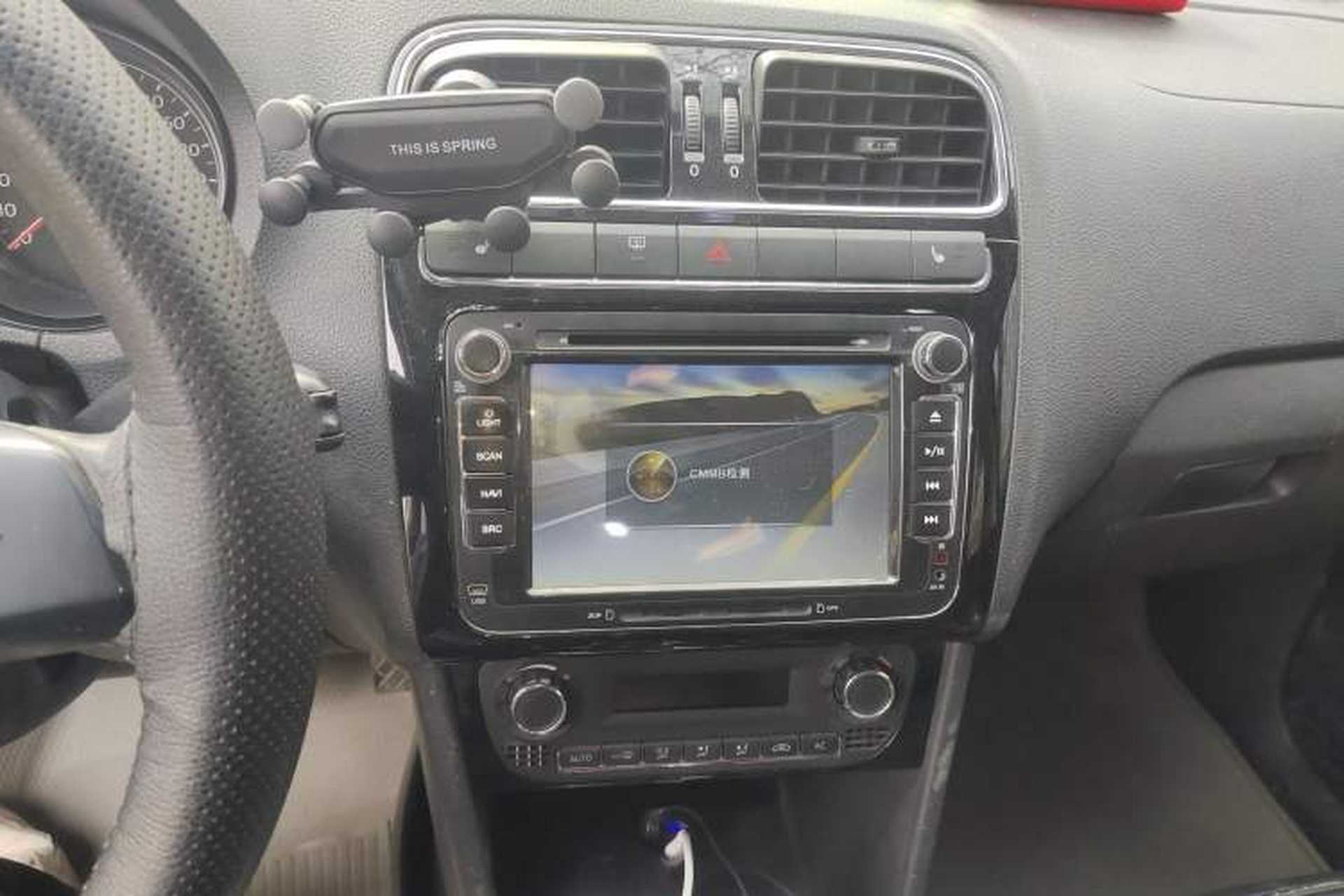 Used Volkswagen Polo 2011 1.4L Automatic ZhiShang Version Audio And AC Panel