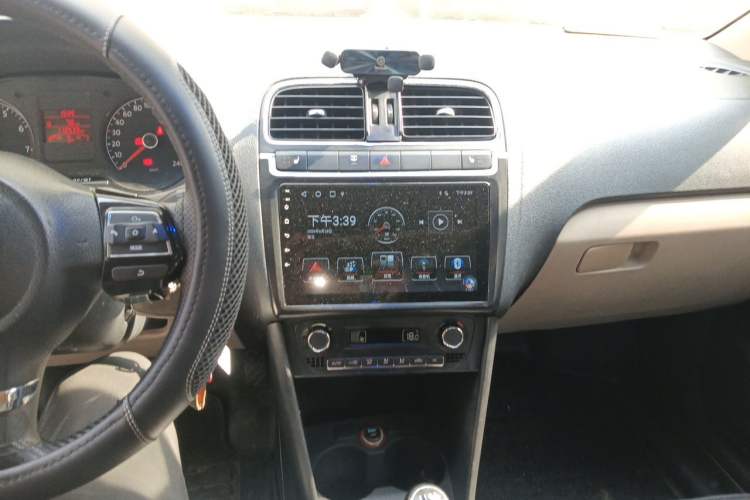 Used Volkswagen Polo 2011 1.4L Manual ZhiShang Edition Audio And AC Panel