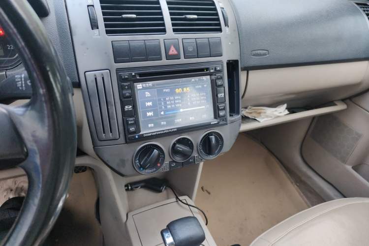 Used Volkswagen Polo 2011 Jingqu 1.6L Automatic Siku Edition Audio And AC Panel