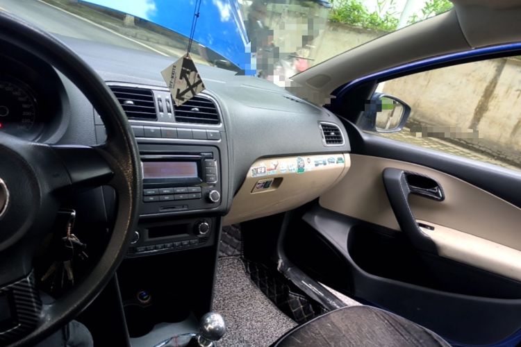 Used Volkswagen Polo 2011 1.4L Manual ZhiShang Edition Audio And AC Panel