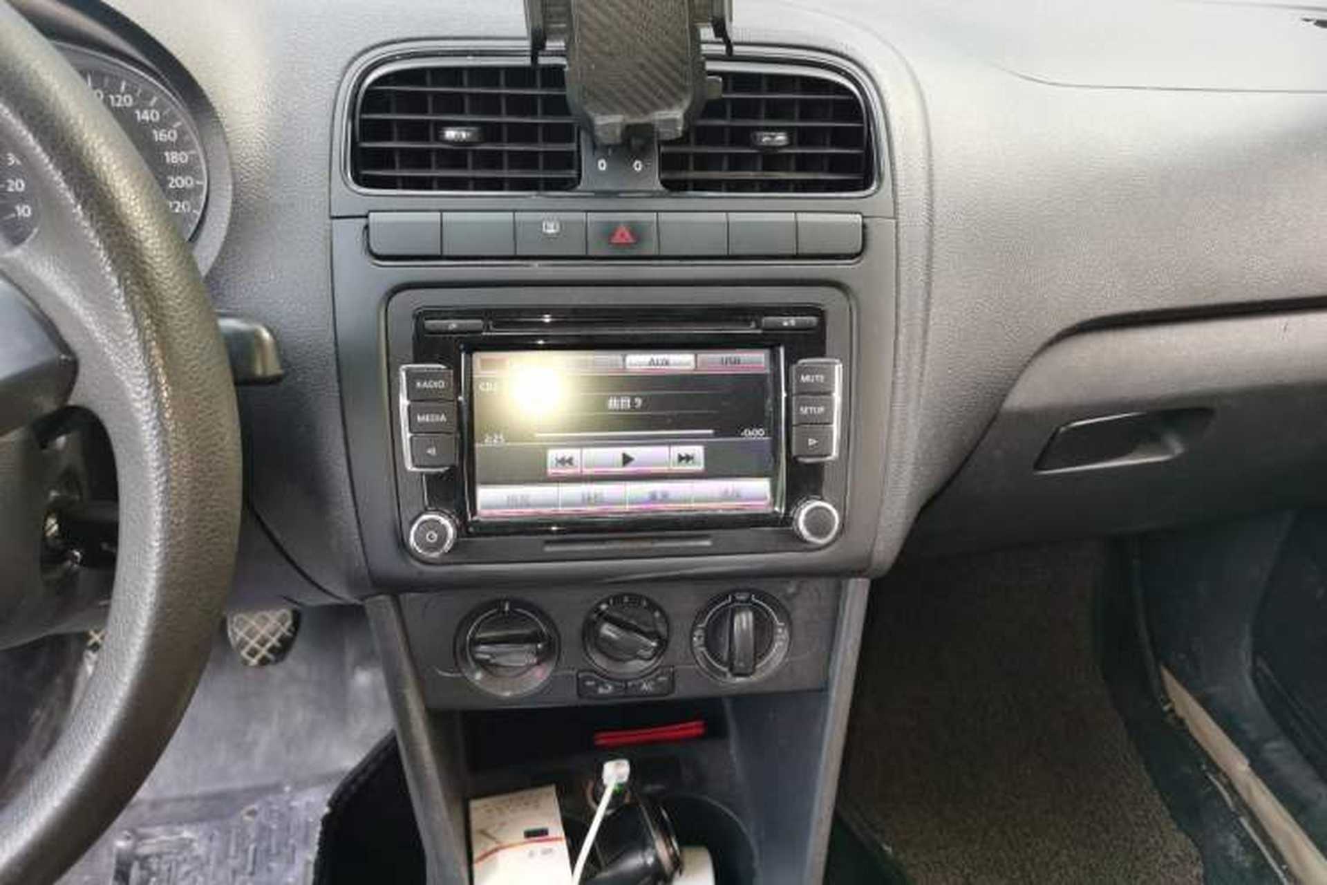 Used Volkswagen Polo 2011 1.4L Manual ZhiLe Edition Audio And AC Panel