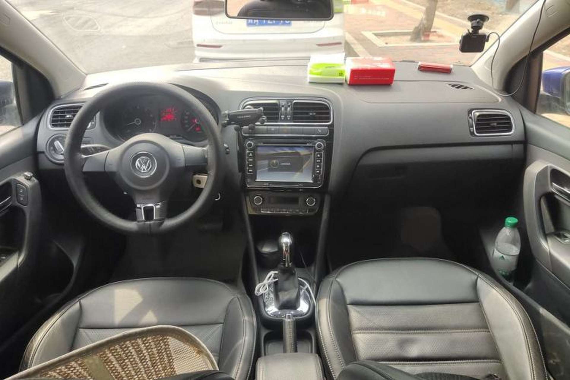 Used Volkswagen Polo 2011 1.4L Automatic ZhiShang Version Center Console