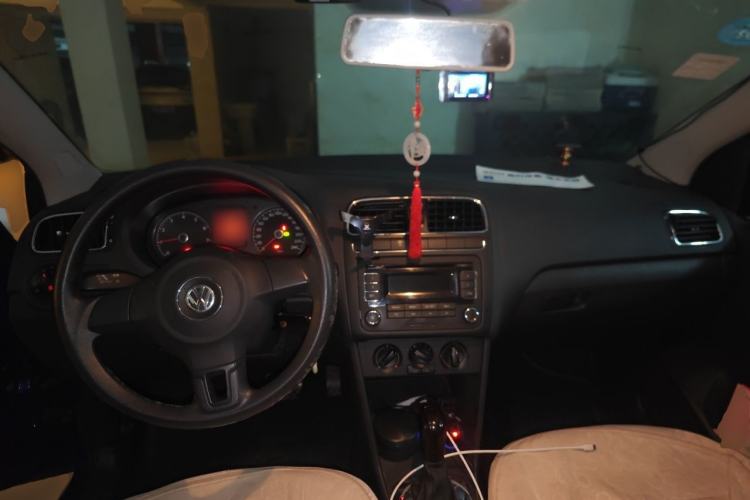 Used Volkswagen Polo 2011 1.6L Automatic ZhiShang Version Center Console