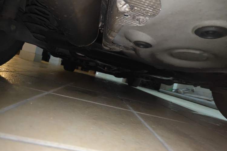 Used Volkswagen Polo 2011 1.6L Automatic ZhiShang Version Chassis Rear