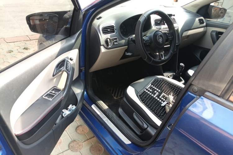 Used Volkswagen Polo 2011 1.4L Manual ZhiShang Edition Driver Seat